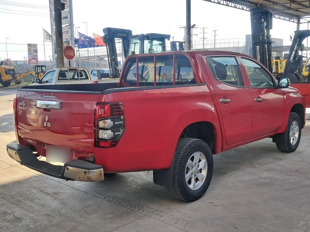 Mitsubishi L200 Katana Crt 4x4 Mt año 2023