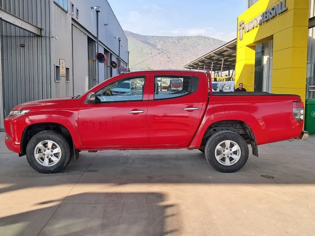 Mitsubishi L200 Katana Crt 4x4 Mt año 2023