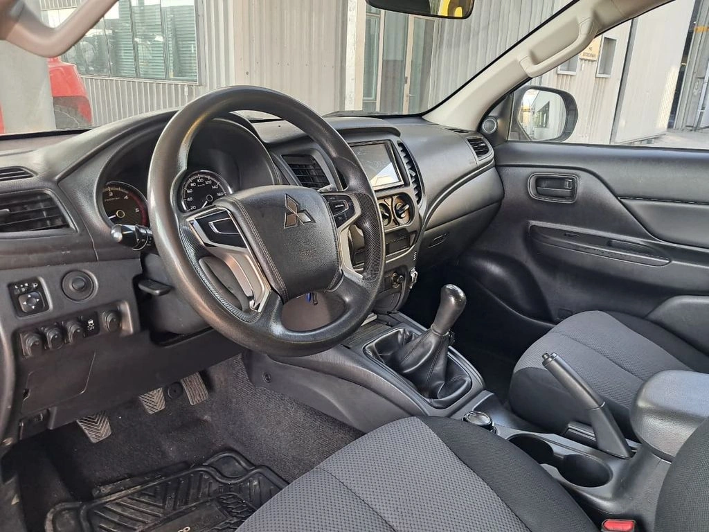 Mitsubishi L200 Katana Crt 4x4 Mt año 2023