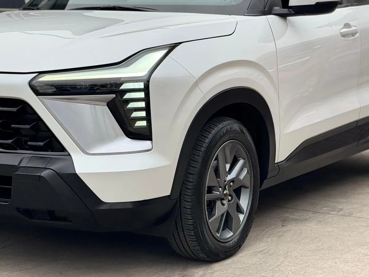 MITSUBISHI OUTLANDER Otra año 2025