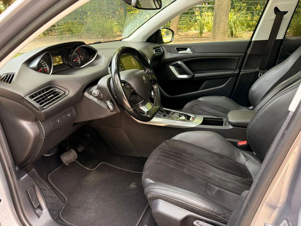 Peugeot 308 Feel 1.5 Diesel At8 año 2020