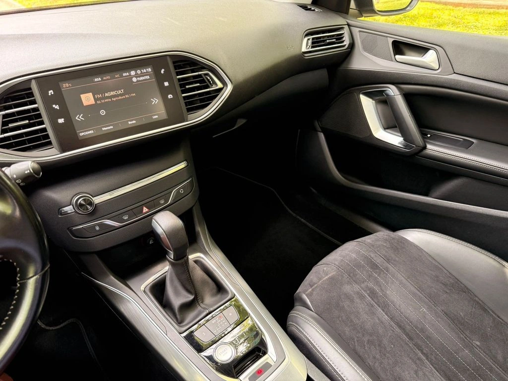 Peugeot 308 Feel 1.5 Diesel At8 año 2020