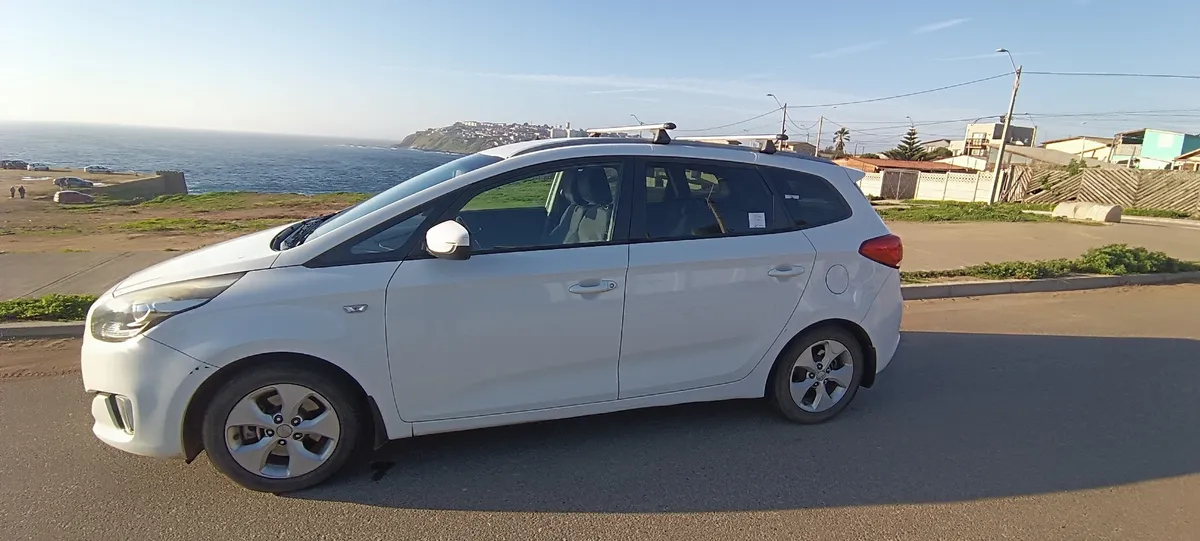 KIA MOTORS CARENS 2.0 Ex 7p Full At año 2016