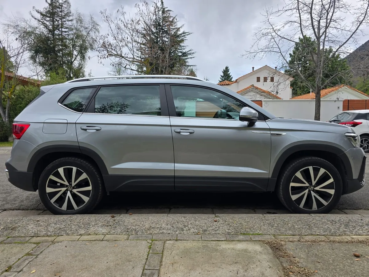 VOLKSWAGEN TAOS 1.4 Tsi Highline At año 2023