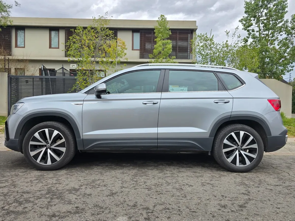 VOLKSWAGEN TAOS 1.4 Tsi Highline At año 2023