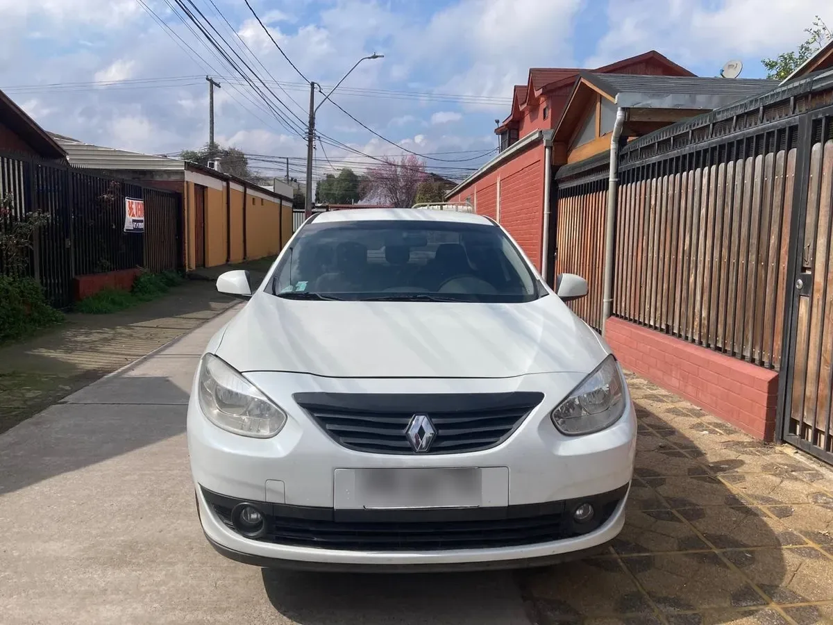RENAULT FLUENCE 2.0 Authentique Mt año 2012