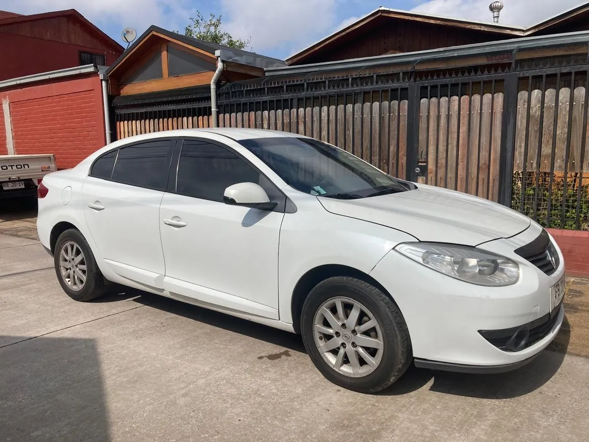 RENAULT FLUENCE 2.0 Authentique Mt año 2012