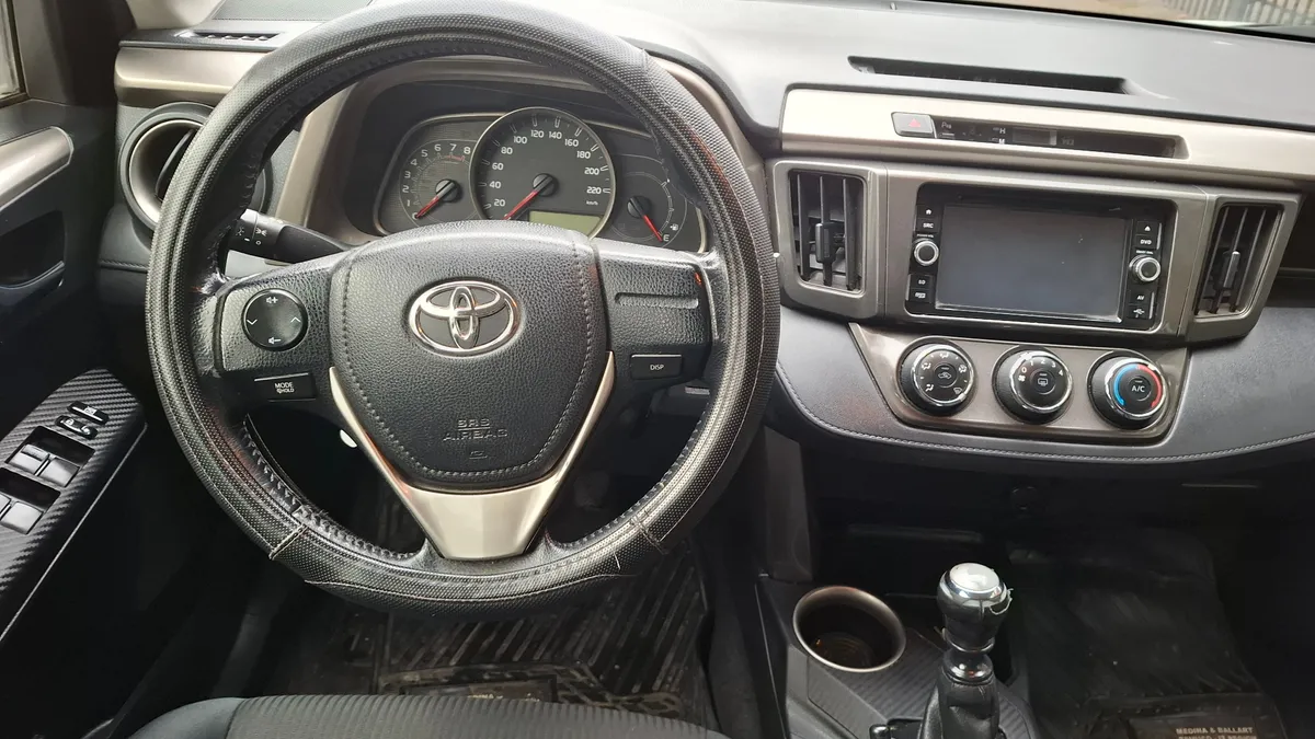 TOYOTA RAV4 2.5 Limited 7ab At 4x2 año 2016