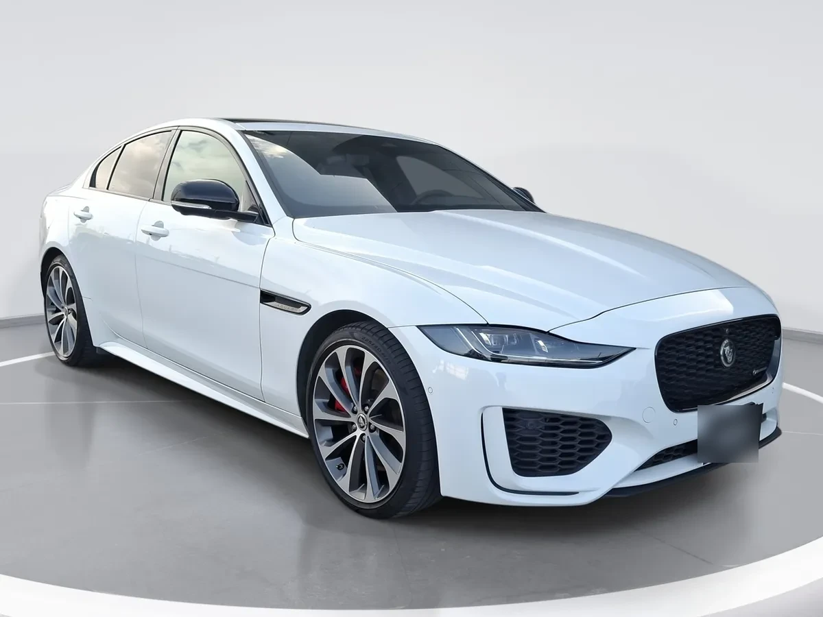 Jaguar Xe 2.0 R Dynamic 4x2 At año 2025
