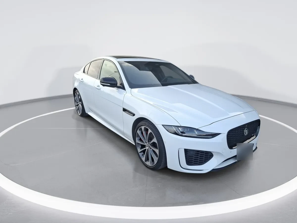 Jaguar Xe 2.0 R Dynamic 4x2 At año 2025