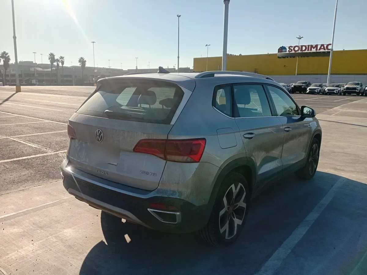Volkswagen Taos 1.4 Tsi Highline 4x2 At 5p año 2026