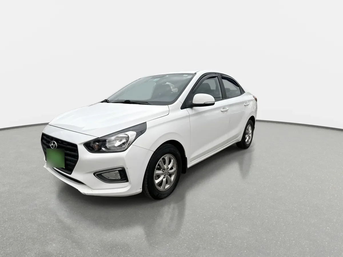 Hyundai Verna 1.4 Cb Plus 4x2 Mt5 4p año 2021