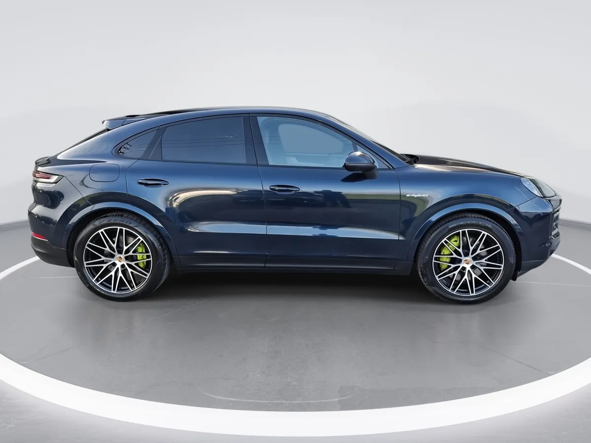 Porsche Cayenne 3.0 E-Hybrid Coupe 4x4 At 5p año 2025
