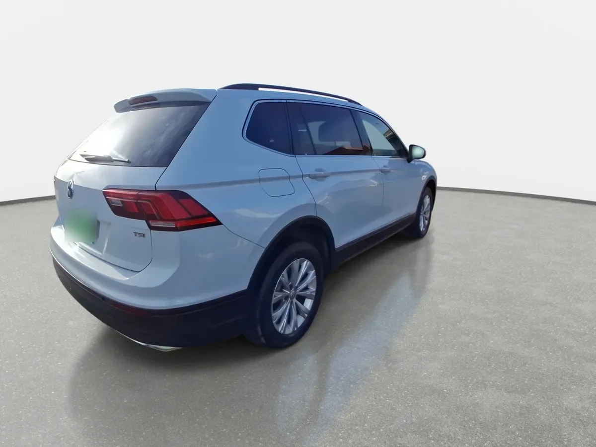 Volkswagen Tiguan 1.4 Tsi Comfortline 4x2 At 5p año 2018