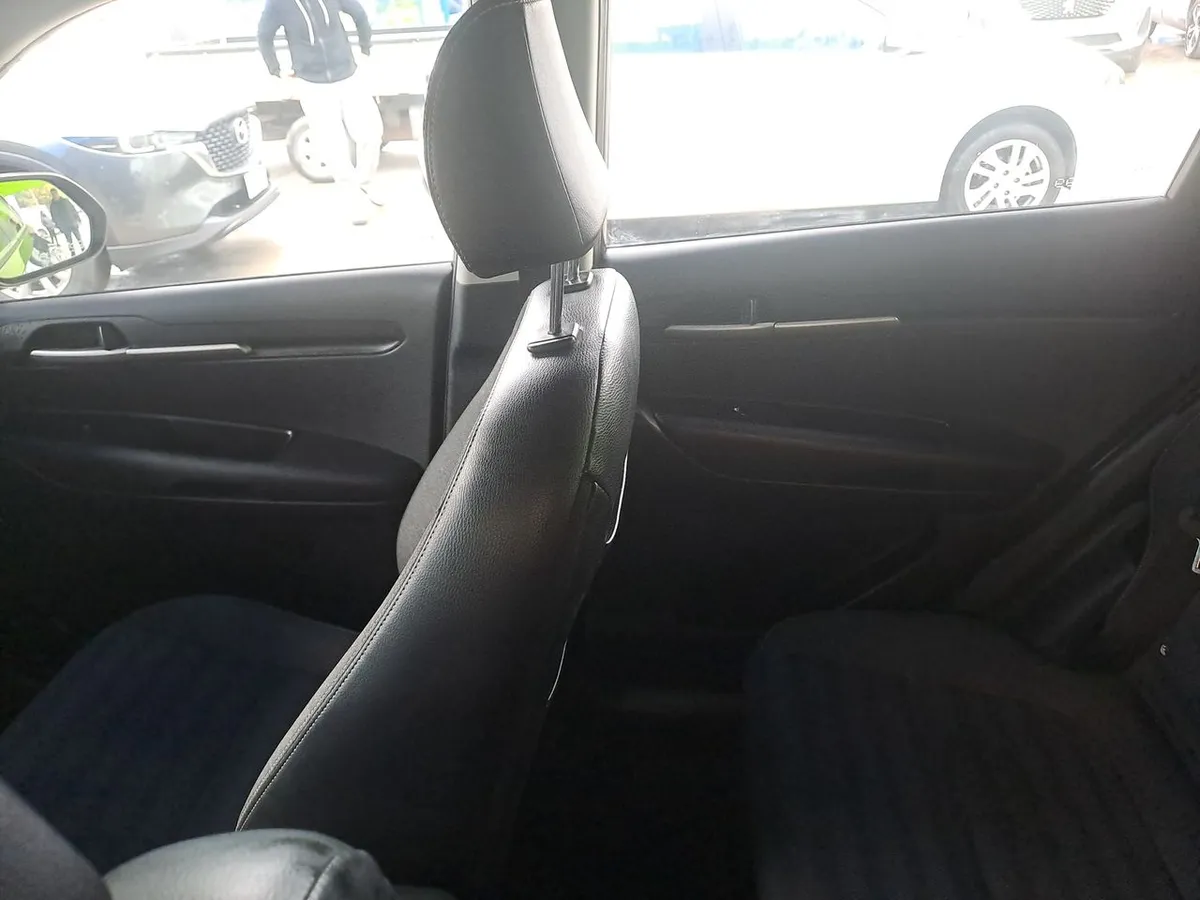 Kia Sonet 1.5 Ex Full 4x2 6mt 5p año 2023