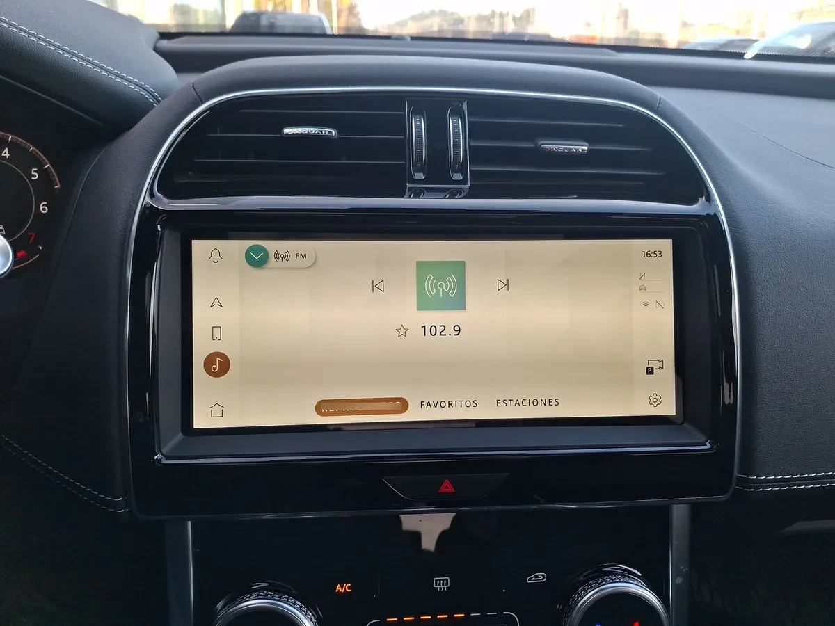 Jaguar Xe 2.0 R Dynamic 4x2 At año 2025