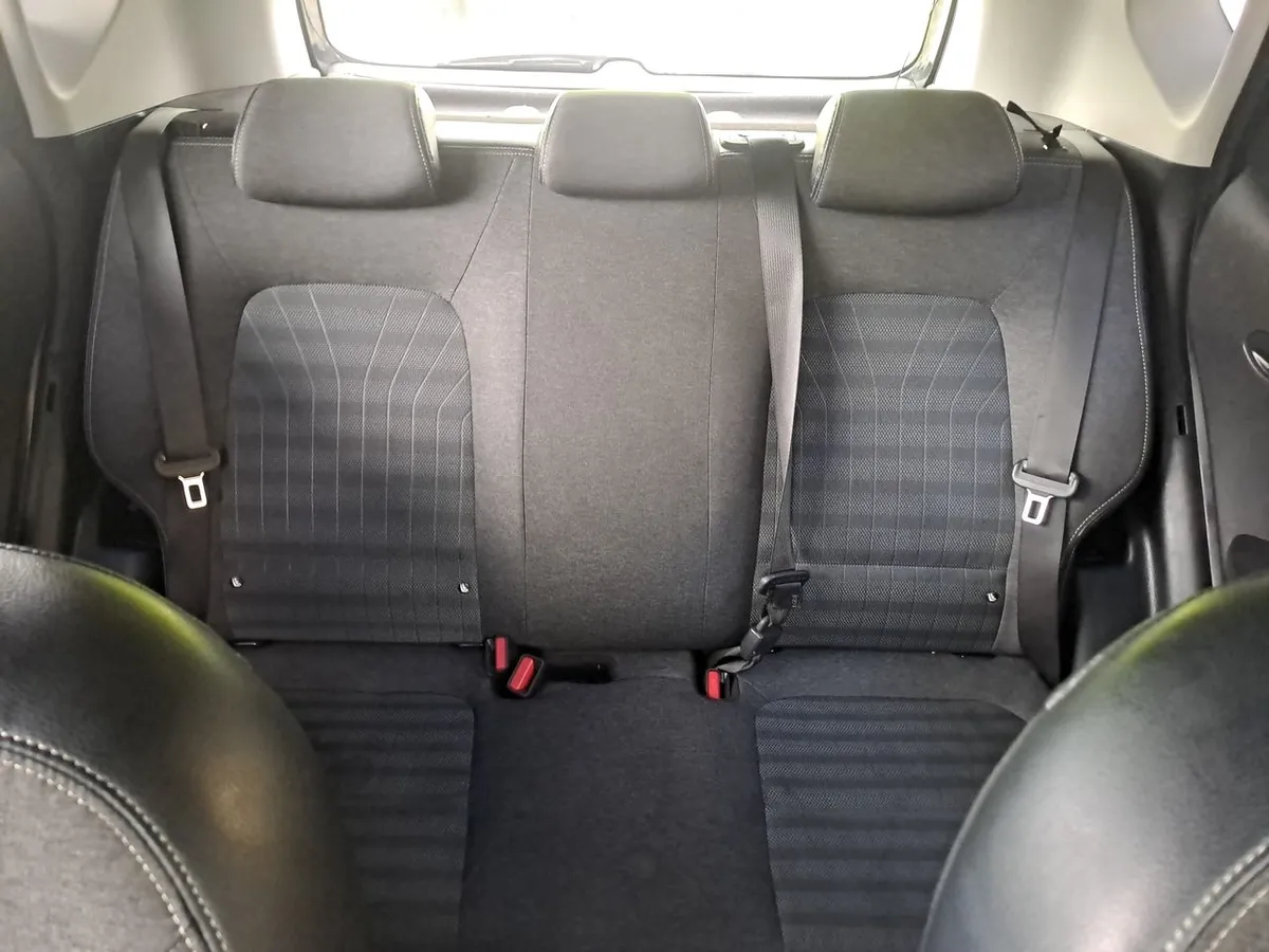 Kia Sonet 1.5 Ex Full 4x2 6mt 5p año 2023