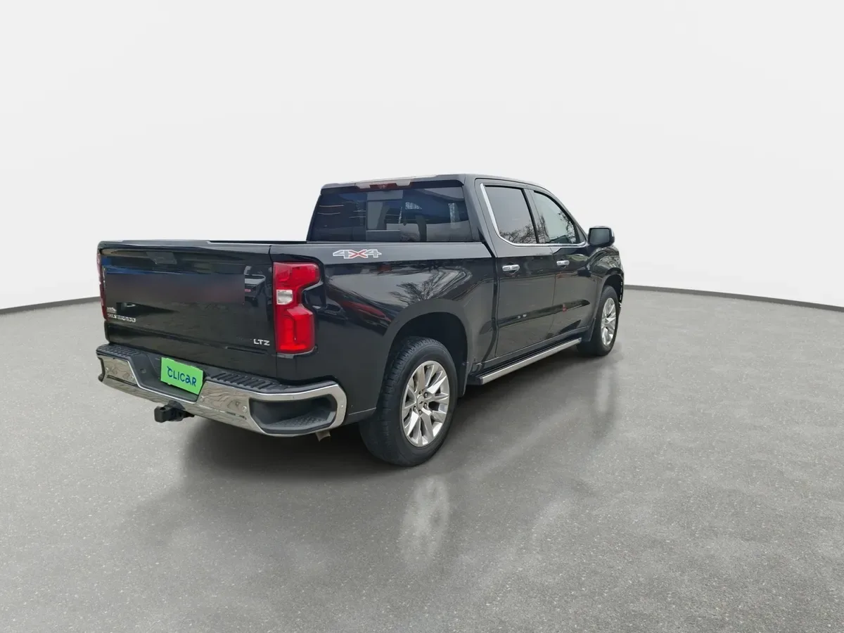 Chevrolet Silverado 5.3 Ltz 4x2 At 4p año 2022