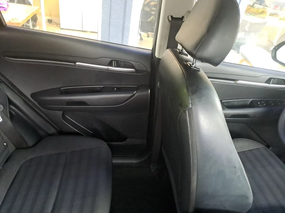 Kia Sonet 1.5 Ex Full 4x2 6mt 5p año 2023