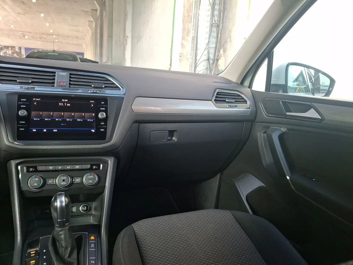 Volkswagen Tiguan 1.4 Tsi Comfortline 4x2 At 5p año 2018