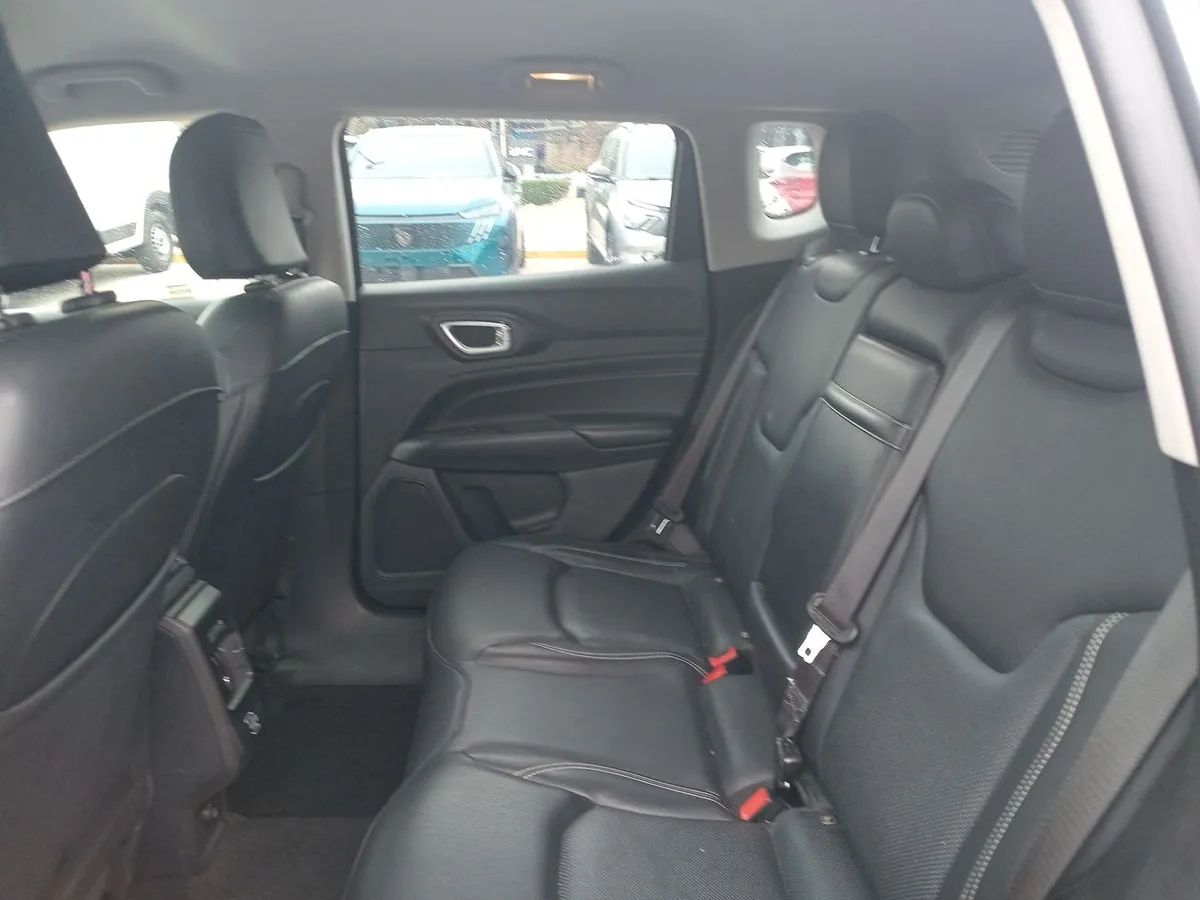 Jeep Compass 1.3 Longitude 4x2 At 5p año 2024