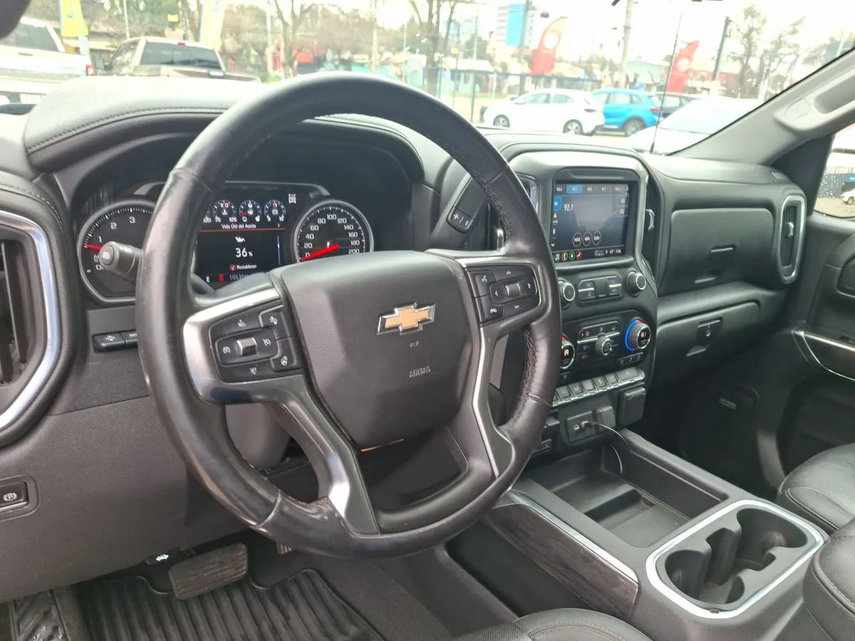 Chevrolet Silverado 5.3 Ltz 4x2 At 4p año 2022