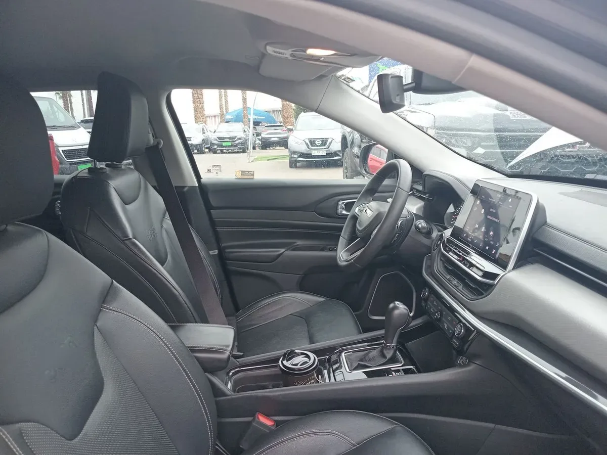 Jeep Compass 1.3 Longitude 4x2 At 5p año 2024