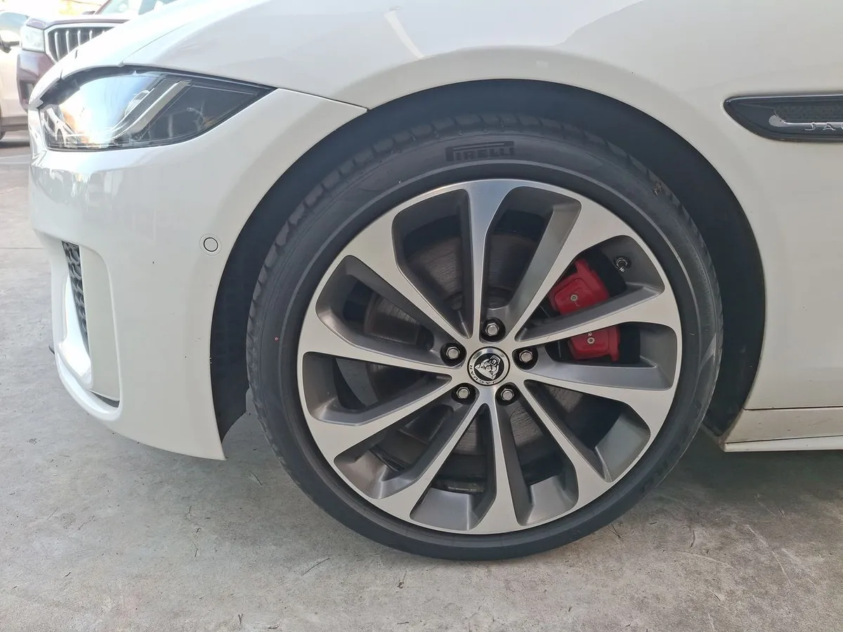 Jaguar Xe 2.0 R Dynamic 4x2 At año 2025