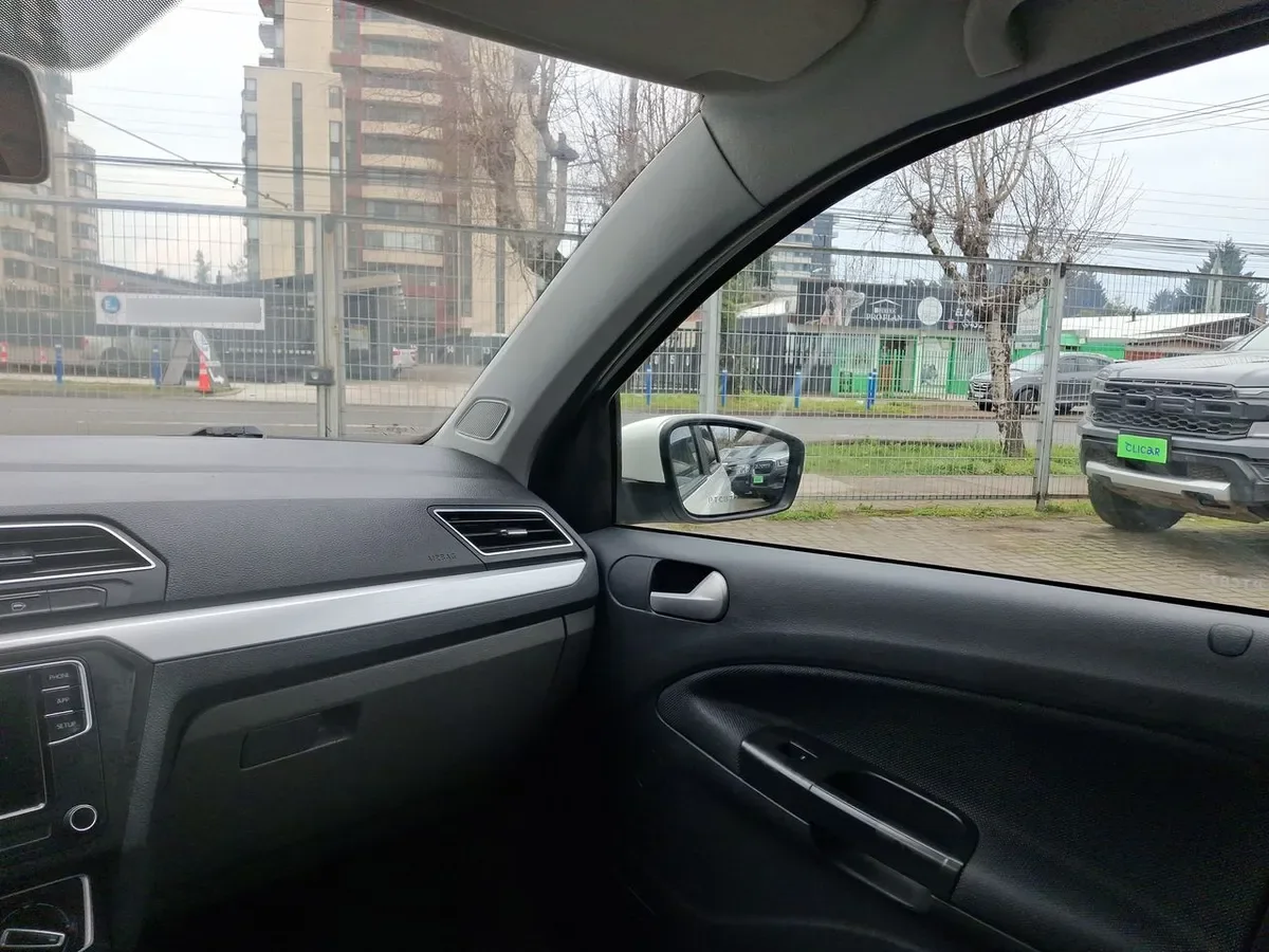 Volkswagen Gol 1.6 Highline 4x2 Mt 5p año 2021