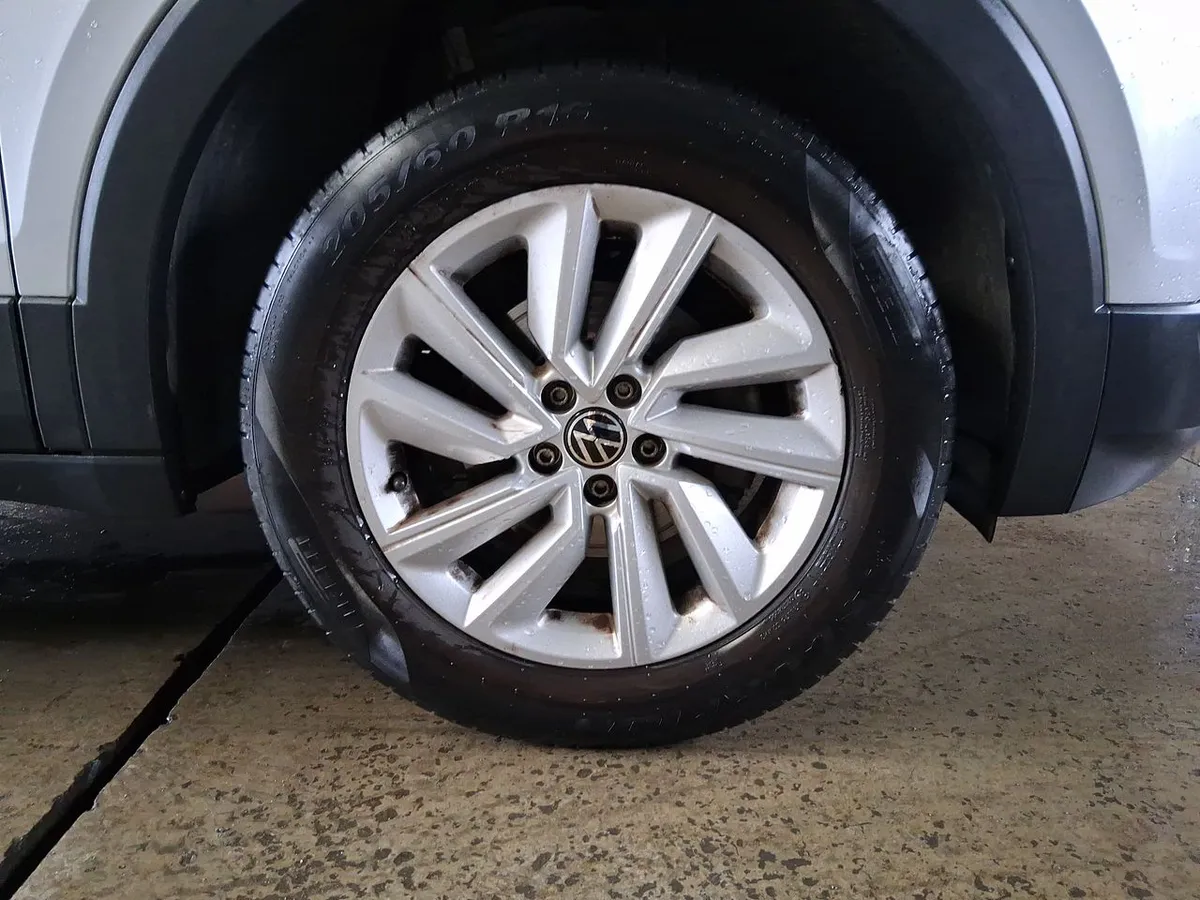 Volkswagen T-Cross 1.0 Tsi Trendline 4x2 5mt 5p año 2024