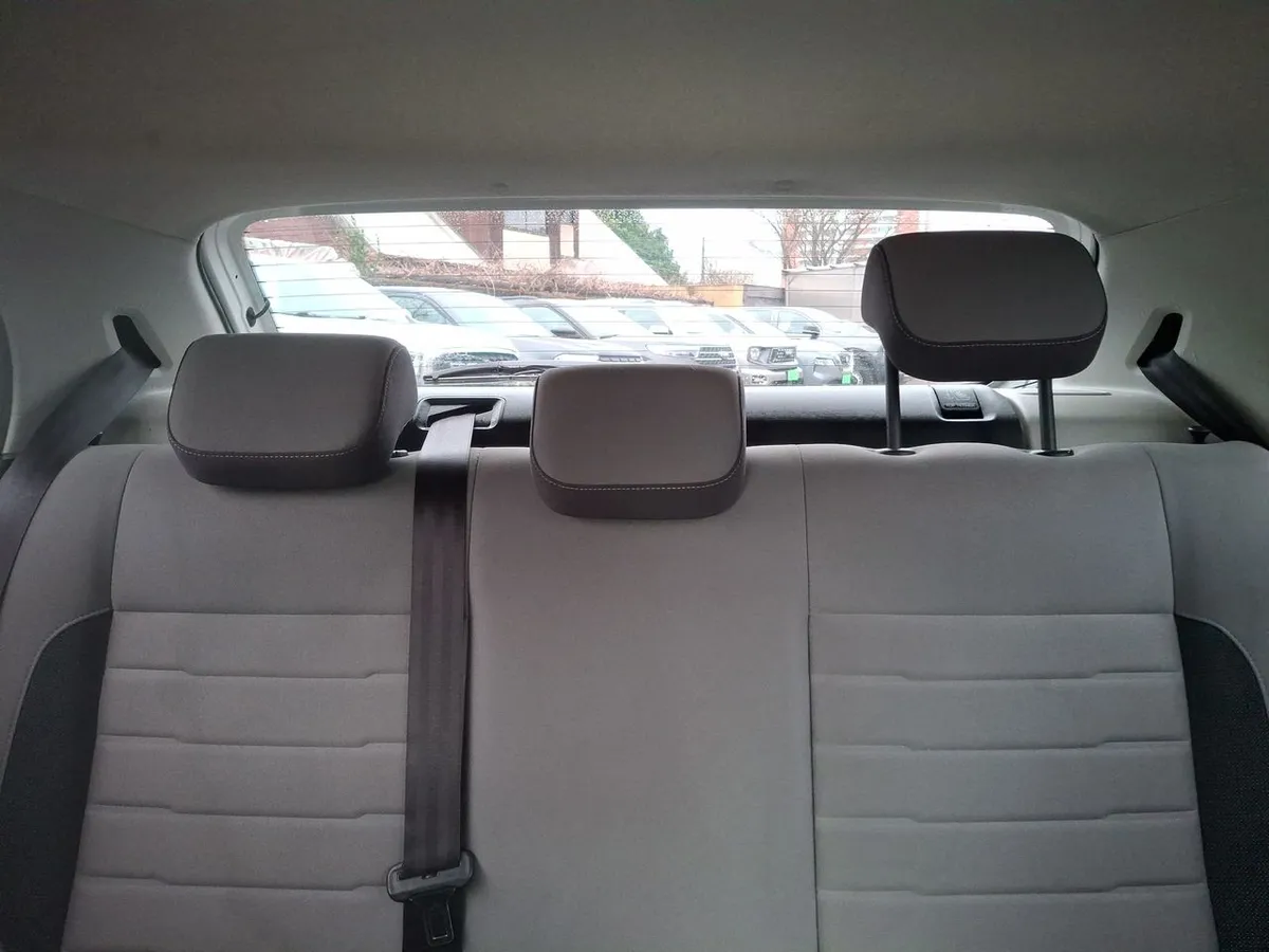Volkswagen Gol 1.6 Highline 4x2 Mt 5p año 2021