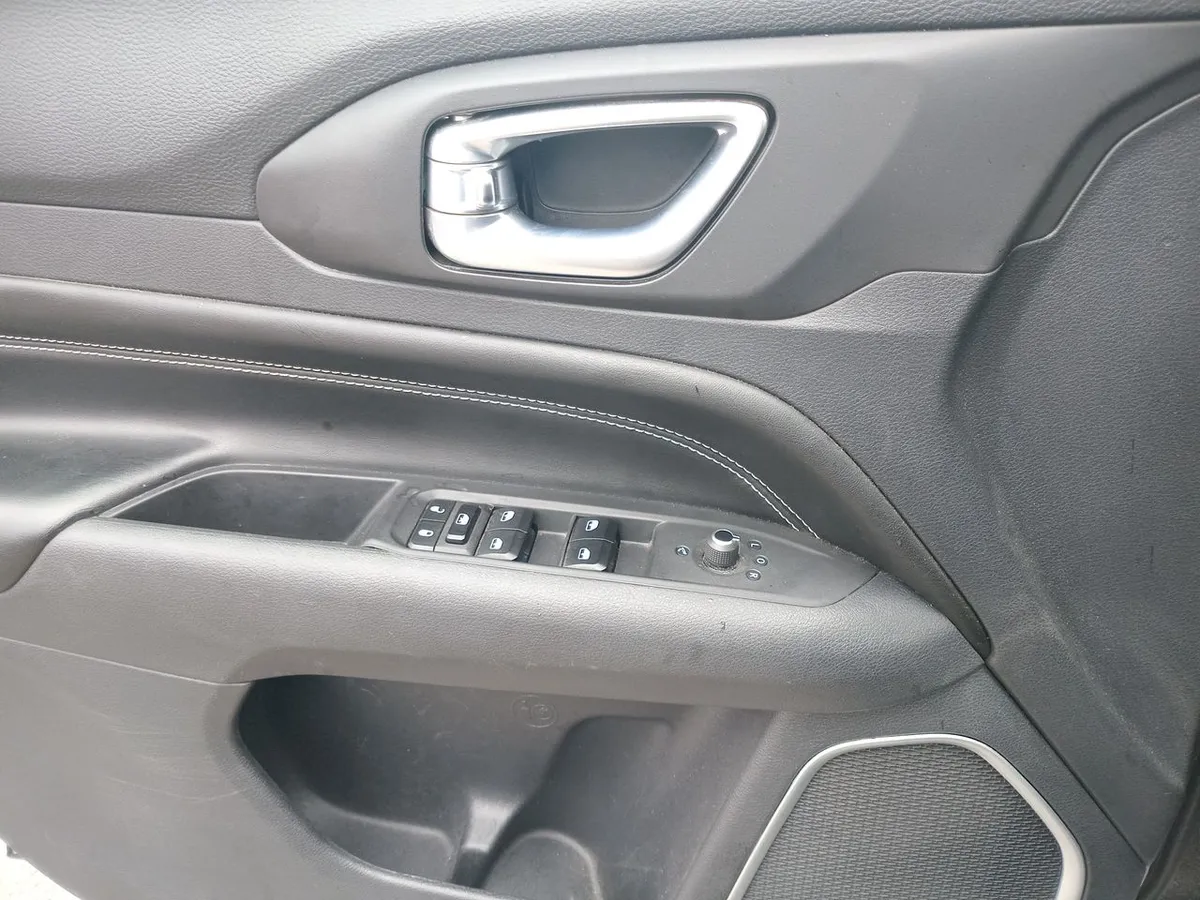 Jeep Compass 1.3 Longitude 4x2 At 5p año 2024