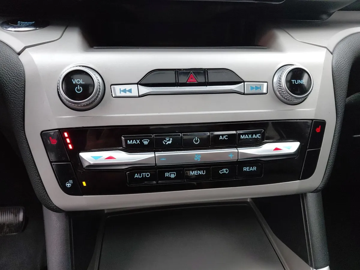 Ford Explorer 2.3 Ecoboost Xlt 4x4 At 5p año 2024