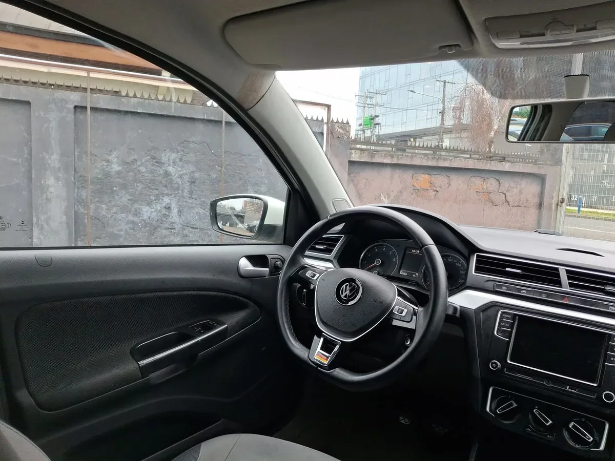 Volkswagen Gol 1.6 Highline 4x2 Mt 5p año 2021