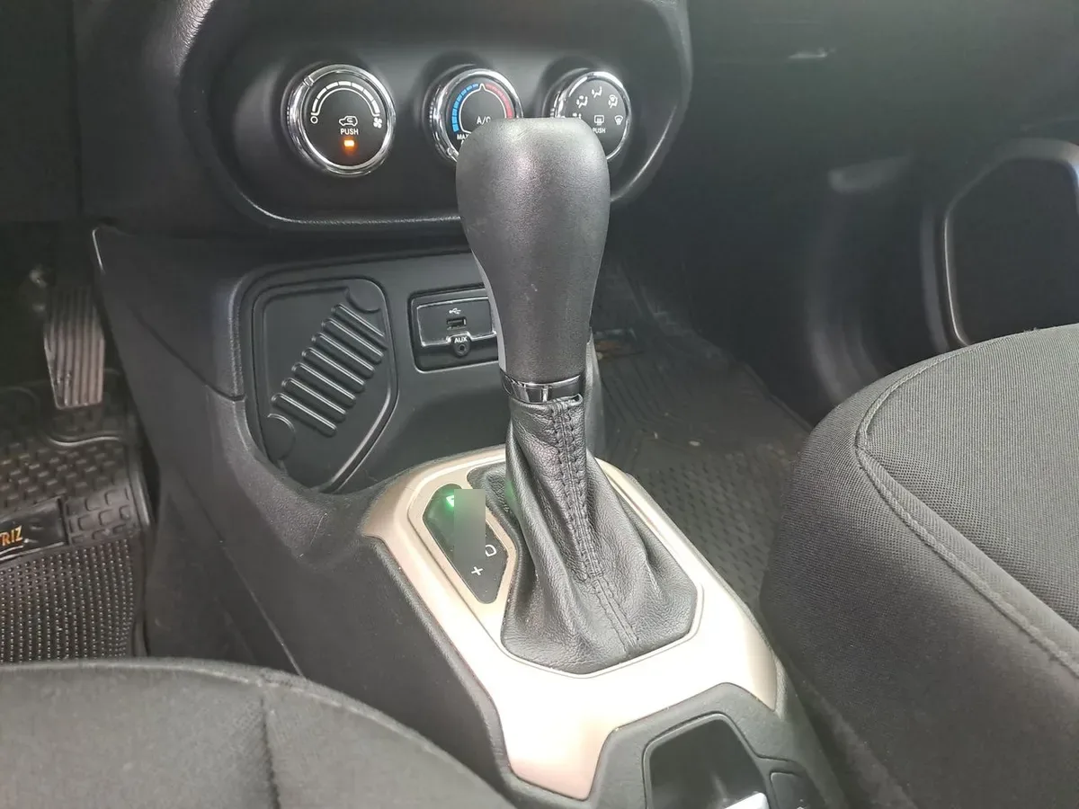 Jeep Renegade 1.8 Sport Lx 4x2 At 5p año 2018