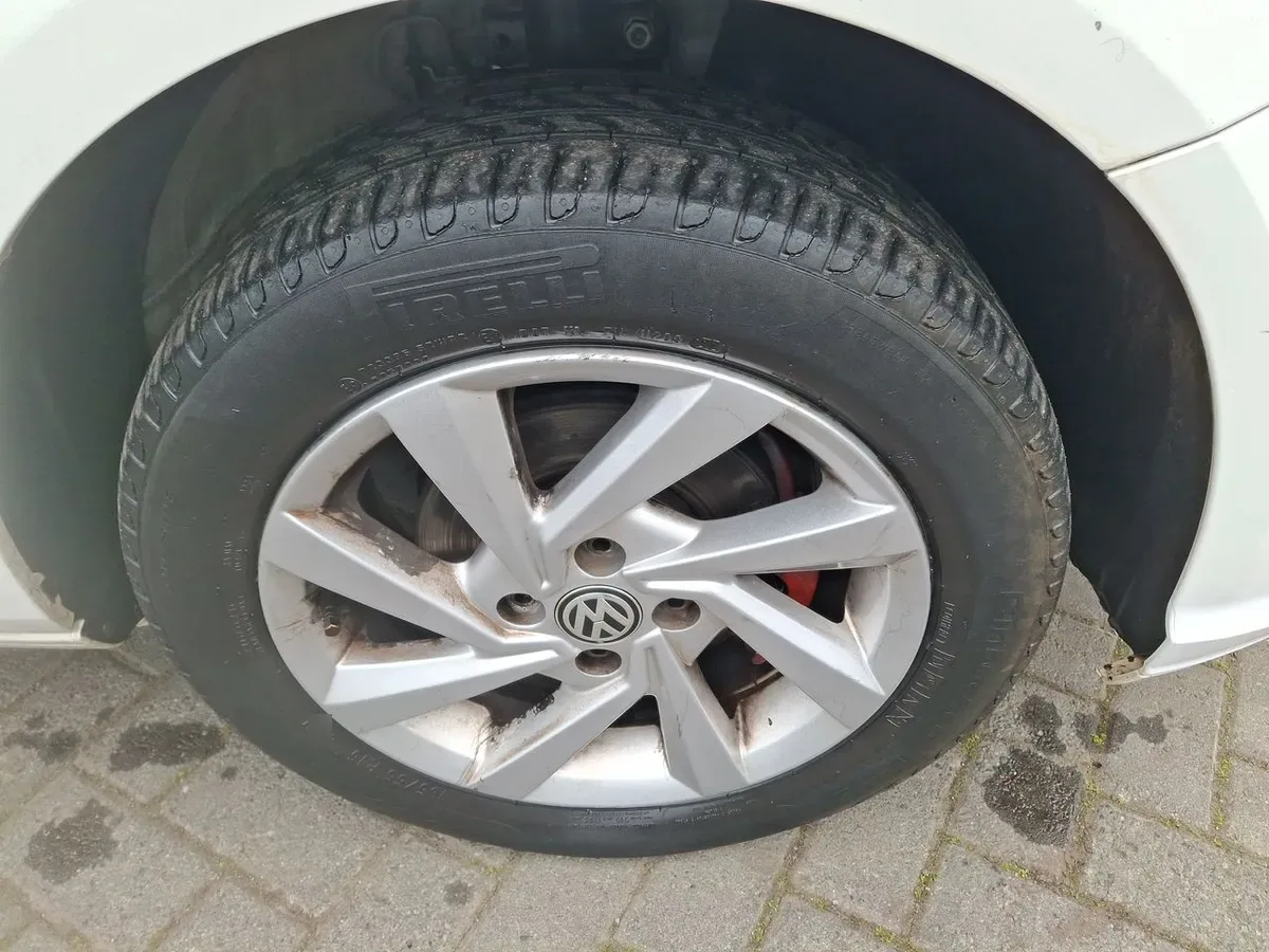 Volkswagen Gol 1.6 Highline 4x2 Mt 5p año 2021