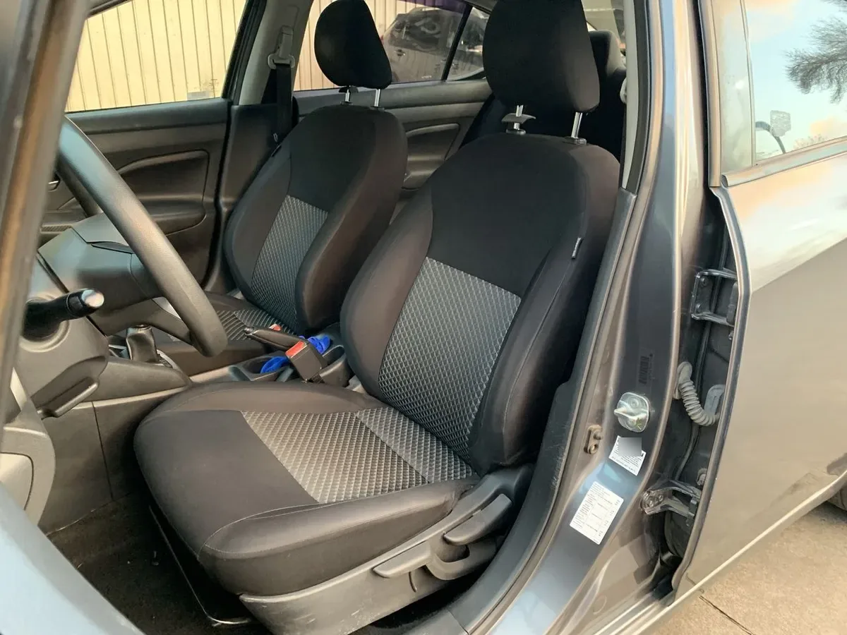 Nissan Versa 1.6 Sense 4x2 Mt 4p año 2021