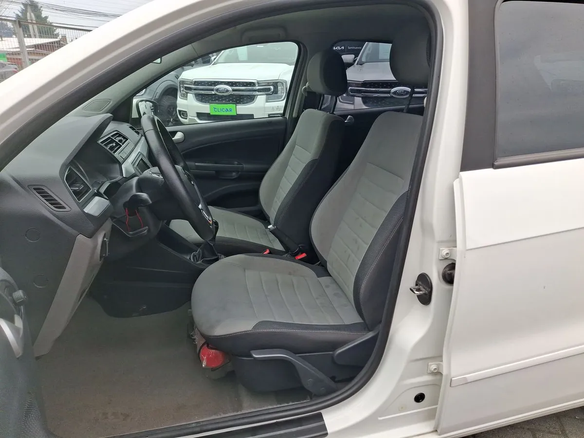 Volkswagen Gol 1.6 Highline 4x2 Mt 5p año 2021