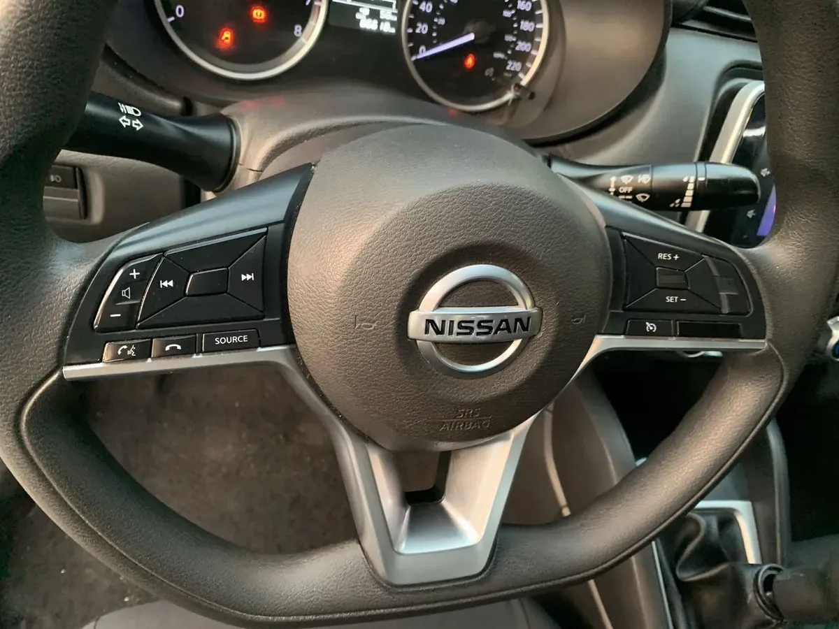 Nissan Versa 1.6 Sense 4x2 Mt 4p año 2021