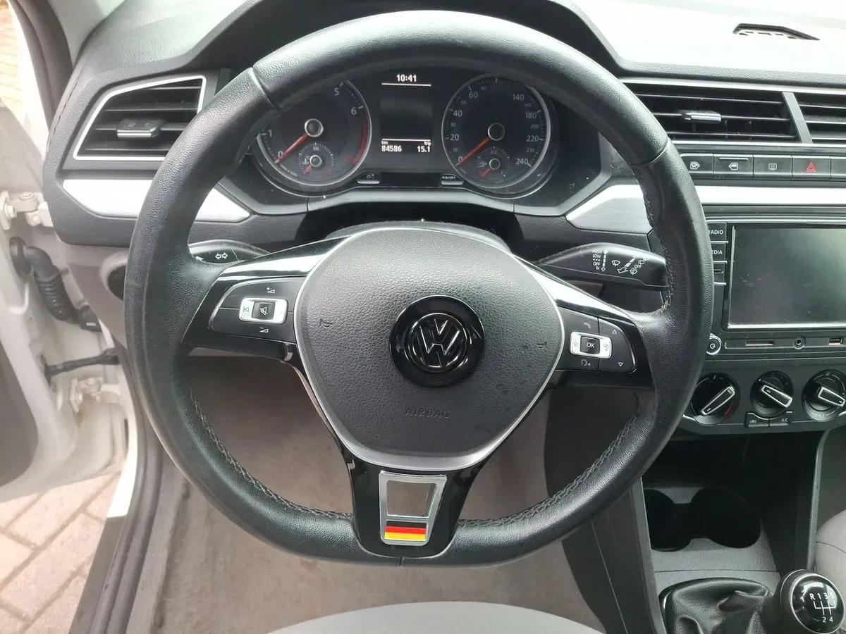 Volkswagen Gol 1.6 Highline 4x2 Mt 5p año 2021