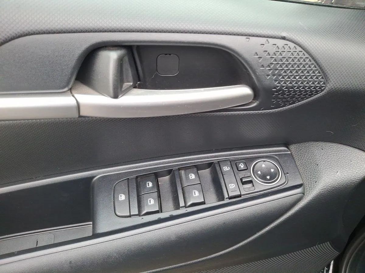 Kia Sonet 1.5 Ex Full 4x2 Ri 6mt 5p año 2024