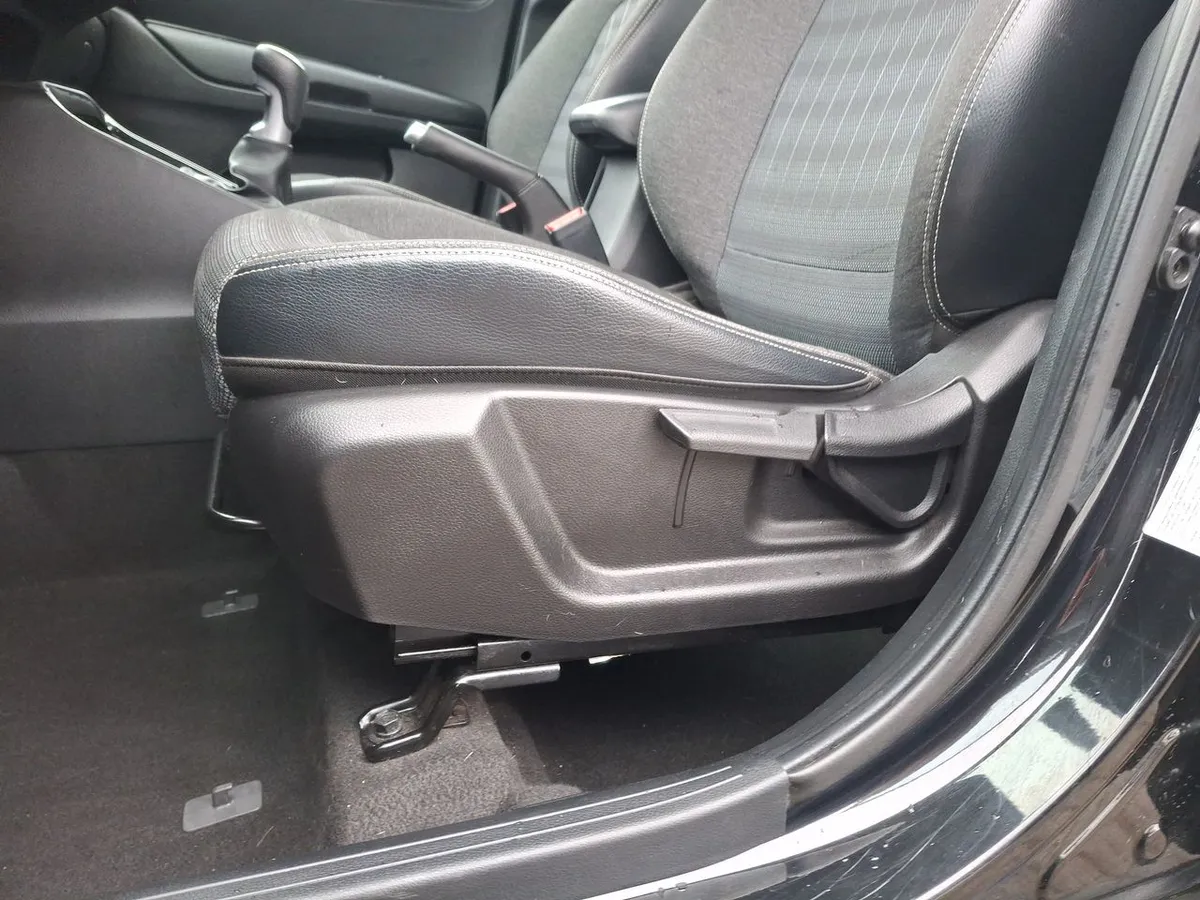 Kia Sonet 1.5 Ex Full 4x2 Ri 6mt 5p año 2024