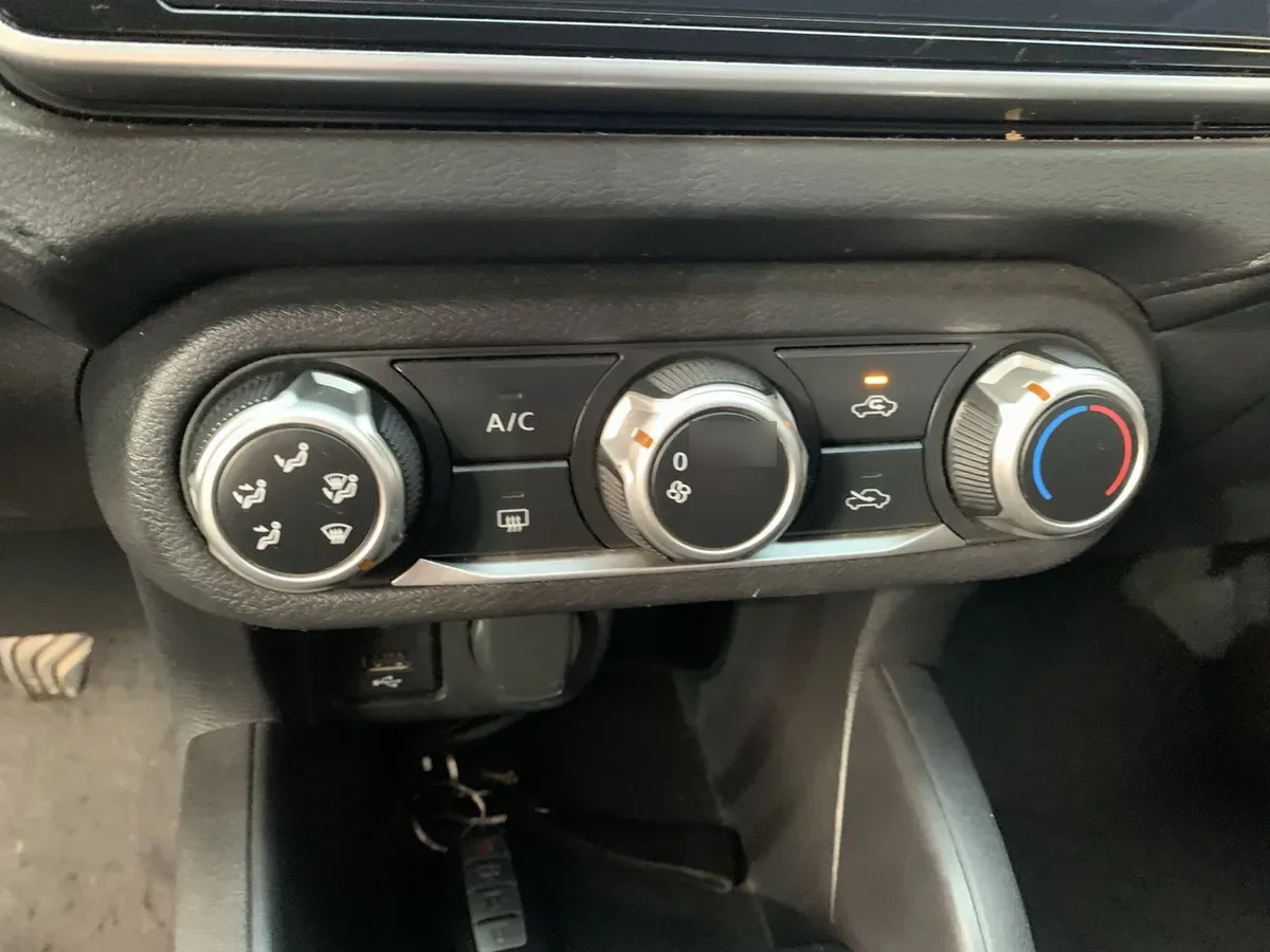 Nissan Versa 1.6 Sense 4x2 Mt 4p año 2021