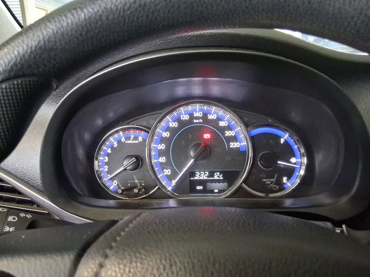 Toyota Yaris 1.5 Gli E 4x2 Mt 4p año 2022