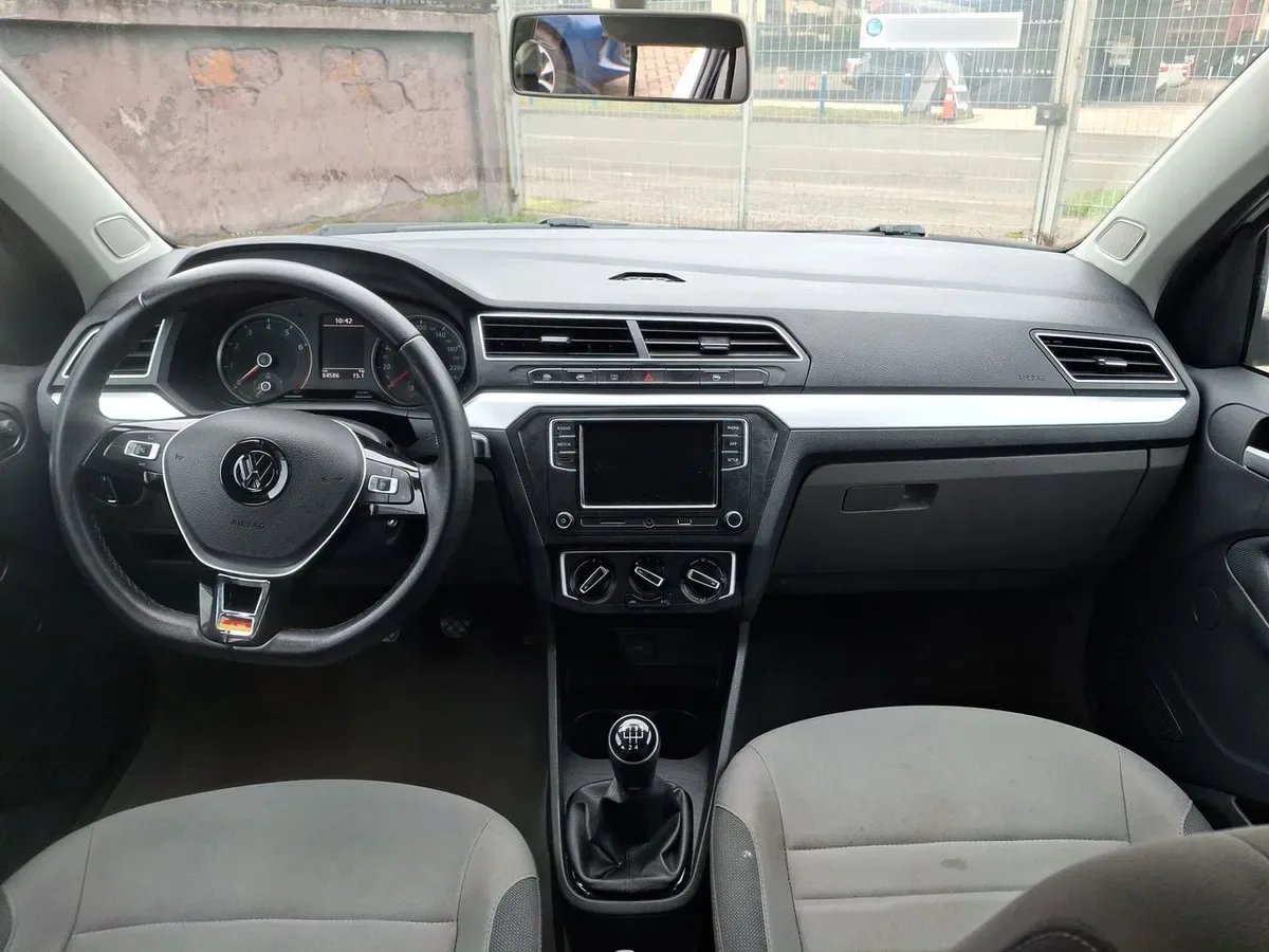 Volkswagen Gol 1.6 Highline 4x2 Mt 5p año 2021