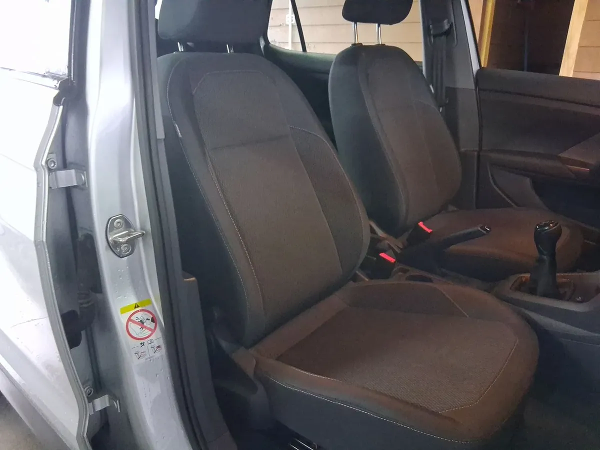 Volkswagen T-Cross 1.0 Tsi Trendline 4x2 5mt 5p año 2024