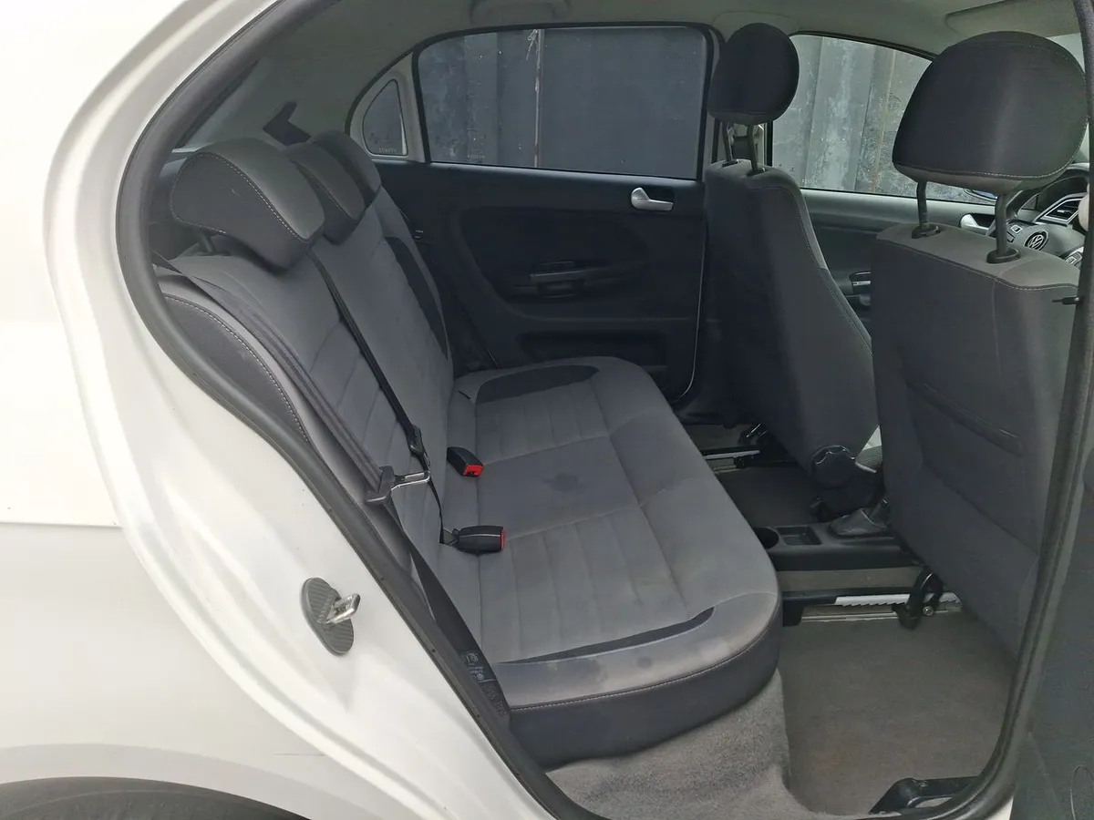 Volkswagen Gol 1.6 Highline 4x2 Mt 5p año 2021
