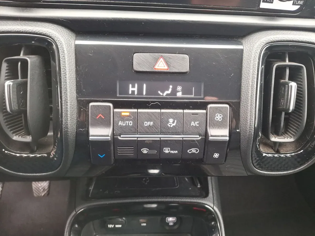 Kia Sonet 1.5 Ex Full 4x2 Ri 6mt 5p año 2024