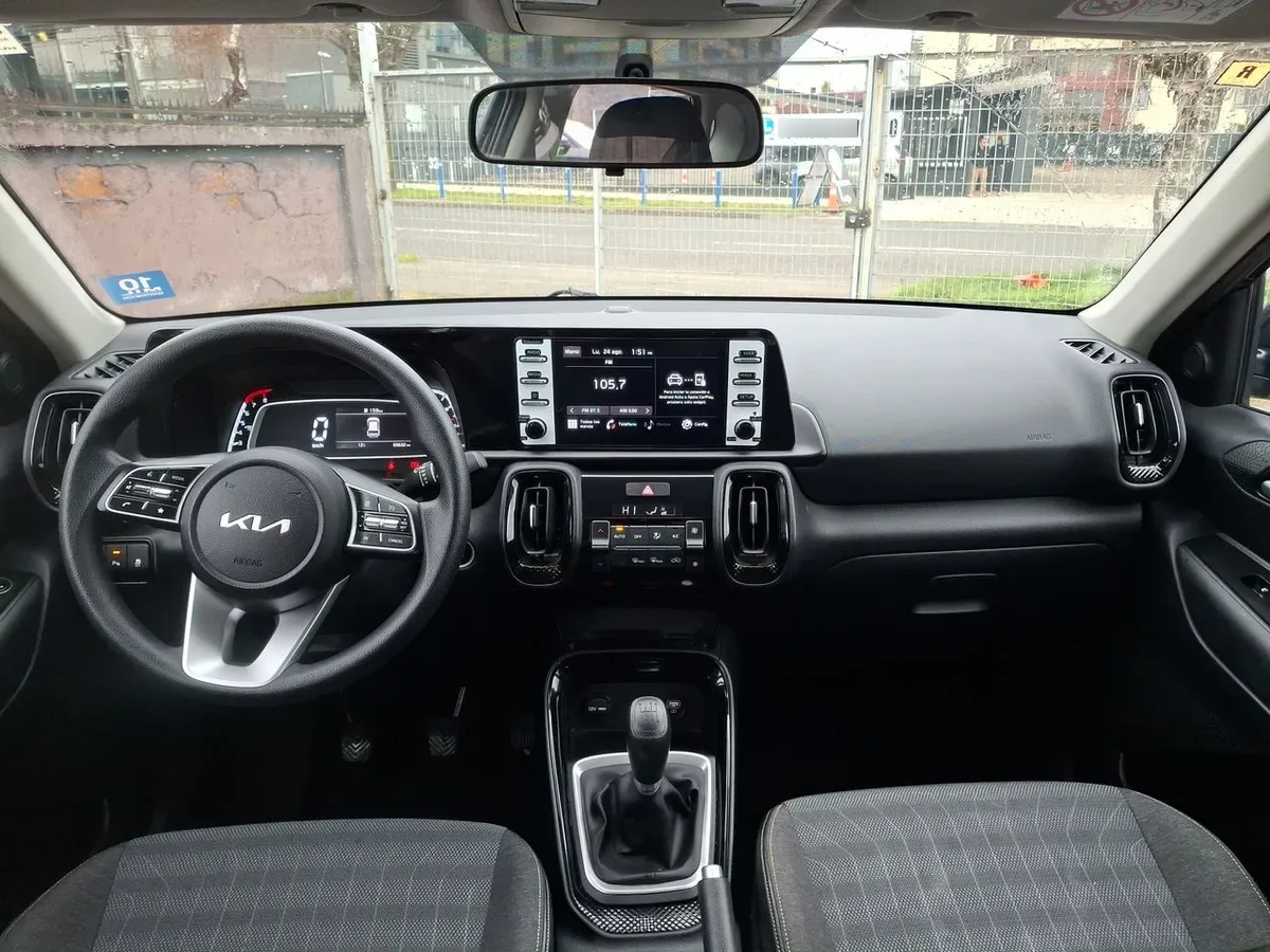 Kia Sonet 1.5 Ex Full 4x2 Ri 6mt 5p año 2024