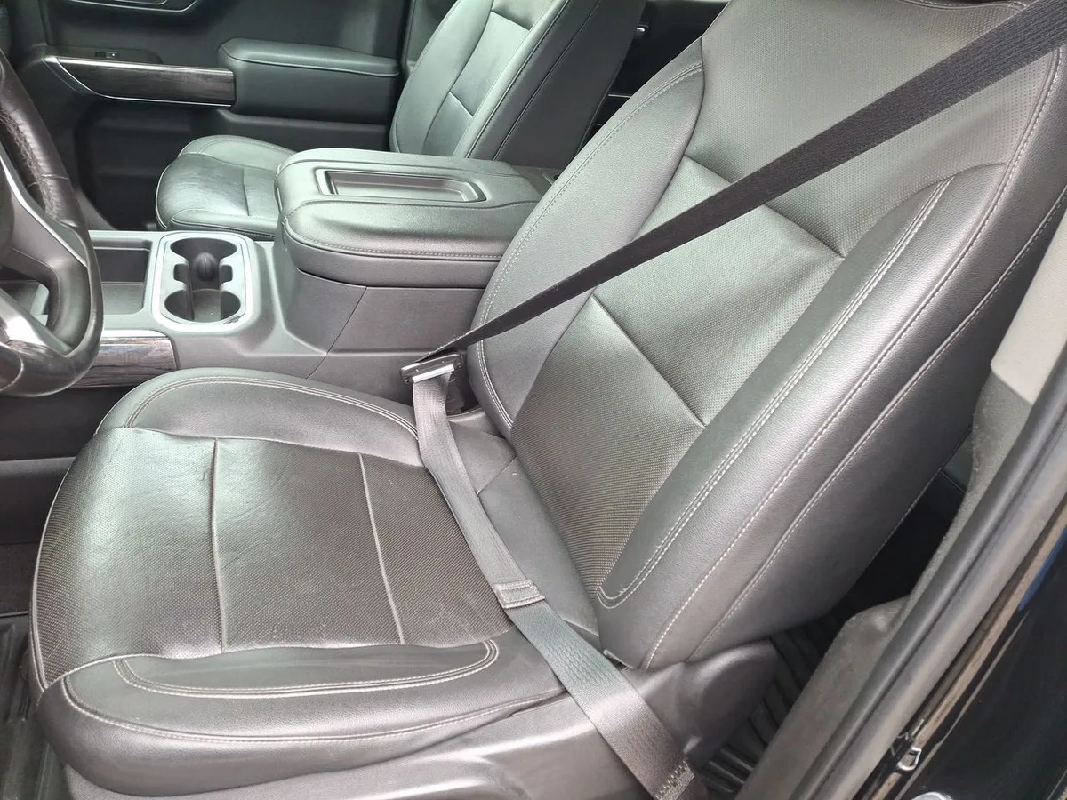 Chevrolet Silverado 5.3 Ltz 4x2 At 4p año 2022
